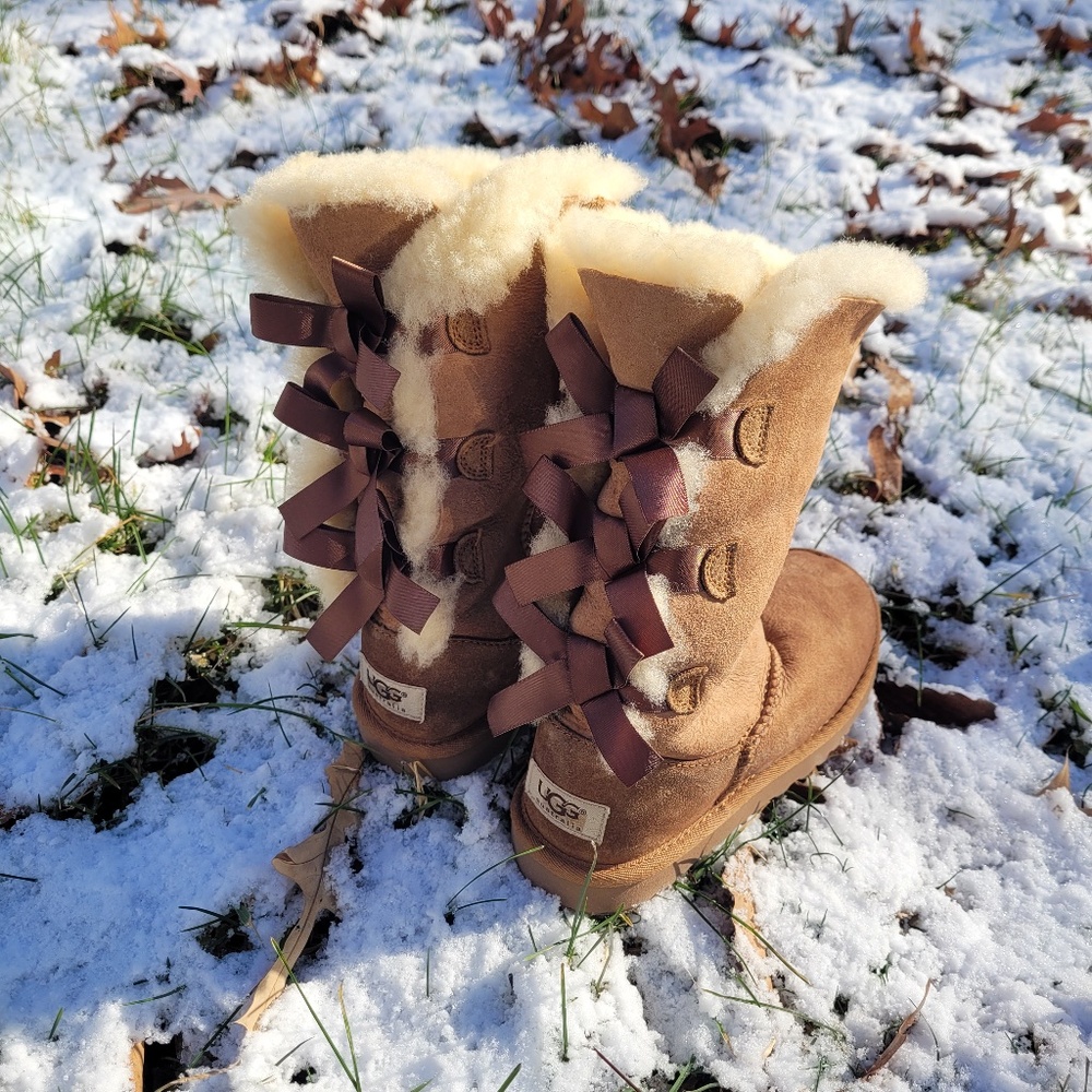 UGG K Bailey Bow Tall Kids Boots Size 1